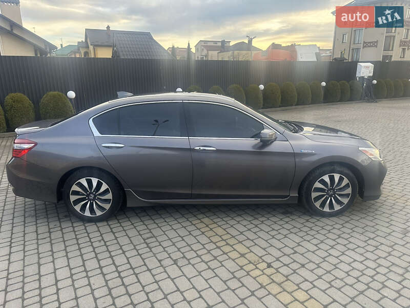 Седан Honda Accord 2016 в Львове