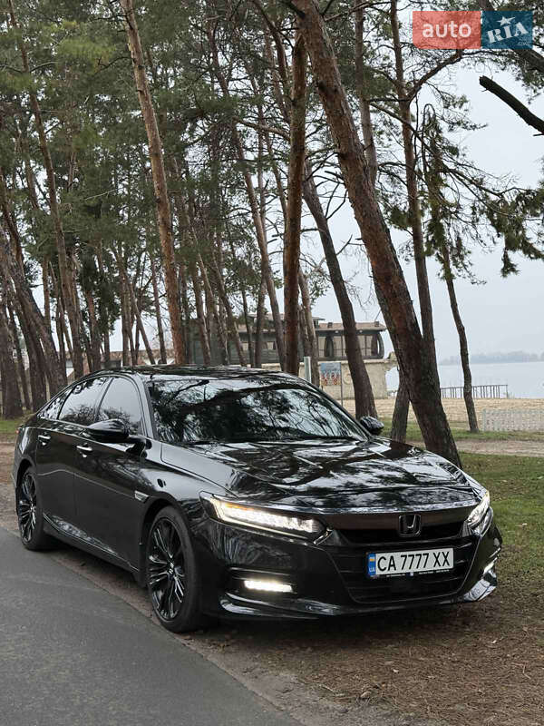 Седан Honda Accord 2018 в Черкасах
