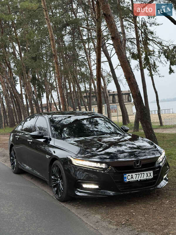 Седан Honda Accord 2018 в Черкасах