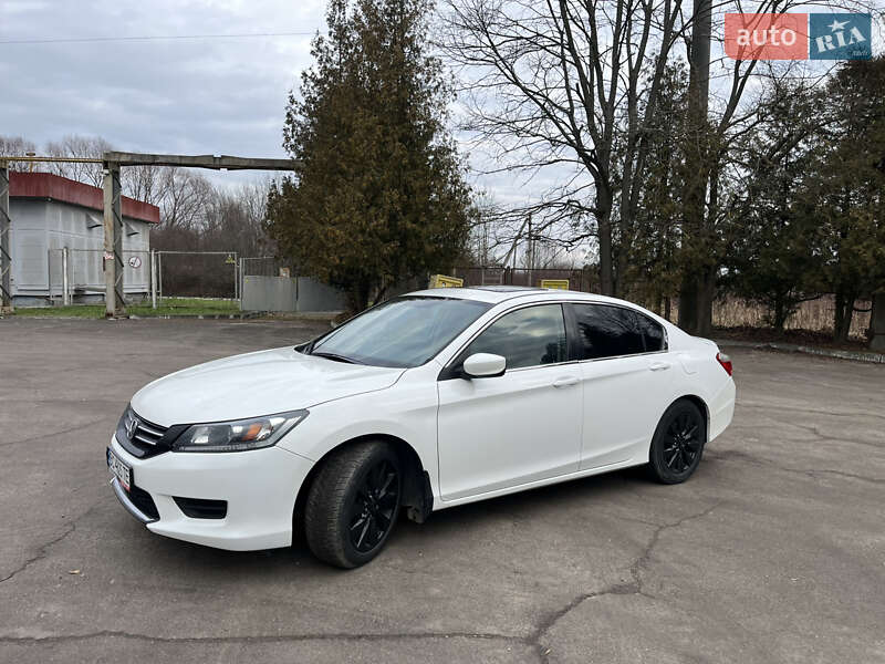 Седан Honda Accord 2014 в Львові