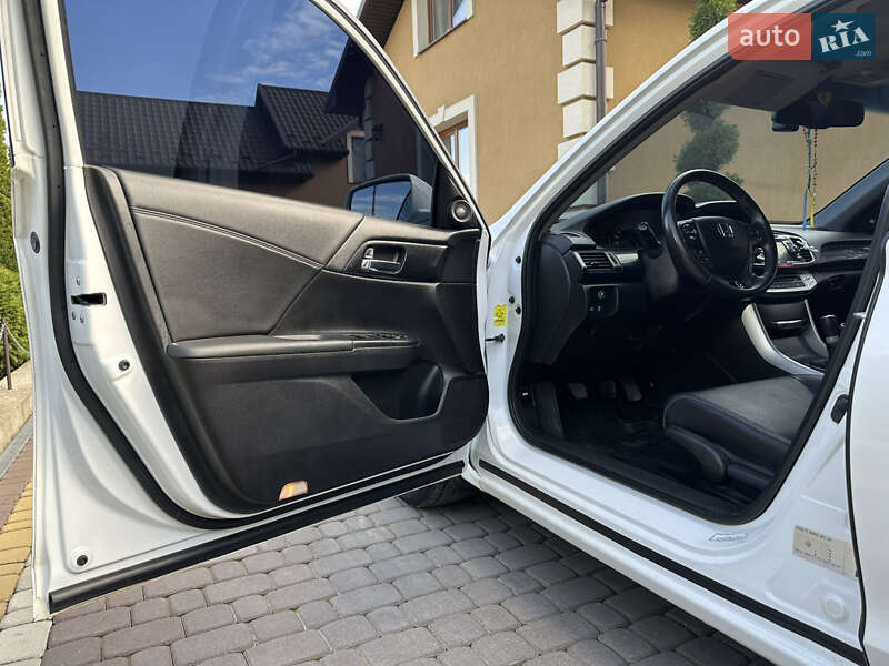 Седан Honda Accord 2013 в Косові