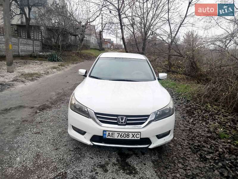 Седан Honda Accord 2015 в Каменском