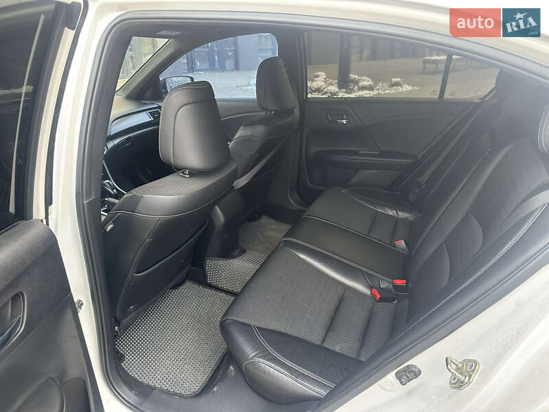 Седан Honda Accord 2016 в Івано-Франківську