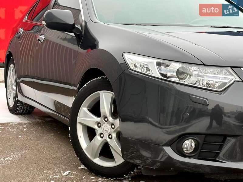 Седан Honda Accord 2011 в Києві