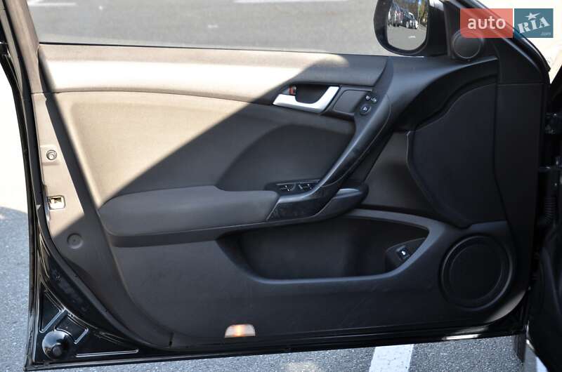 Седан Honda Accord 2012 в Києві