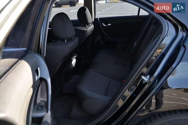 Седан Honda Accord 2012 в Києві