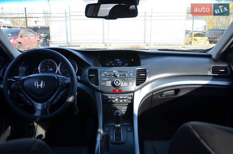 Седан Honda Accord 2012 в Києві