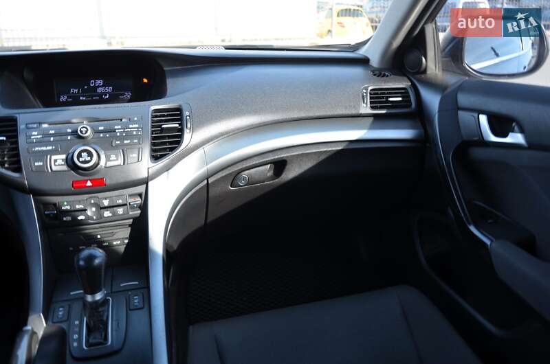 Седан Honda Accord 2012 в Києві