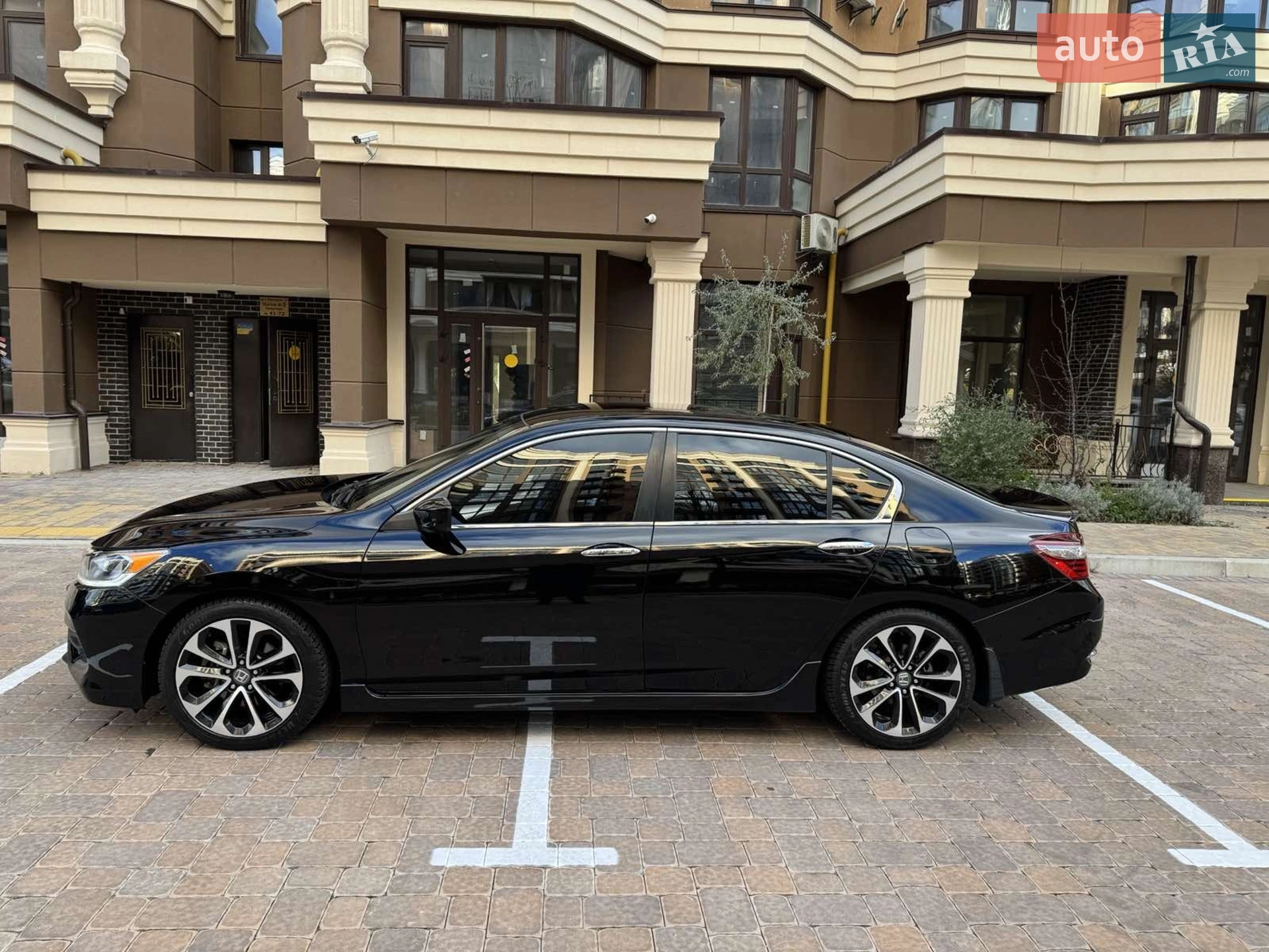 2017 Honda Accord - фото 1