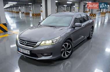 Седан Honda Accord 2013 в Києві