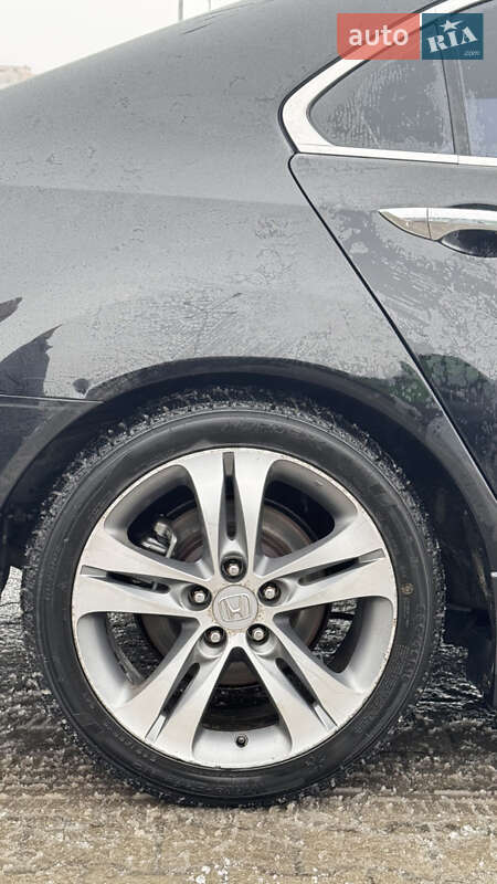 Седан Honda Accord 2012 в Києві