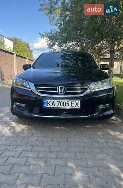 Седан Honda Accord 2015 в Києві