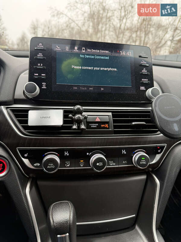 Седан Honda Accord 2018 в Киеве