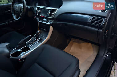 Седан Honda Accord 2013 в Днепре