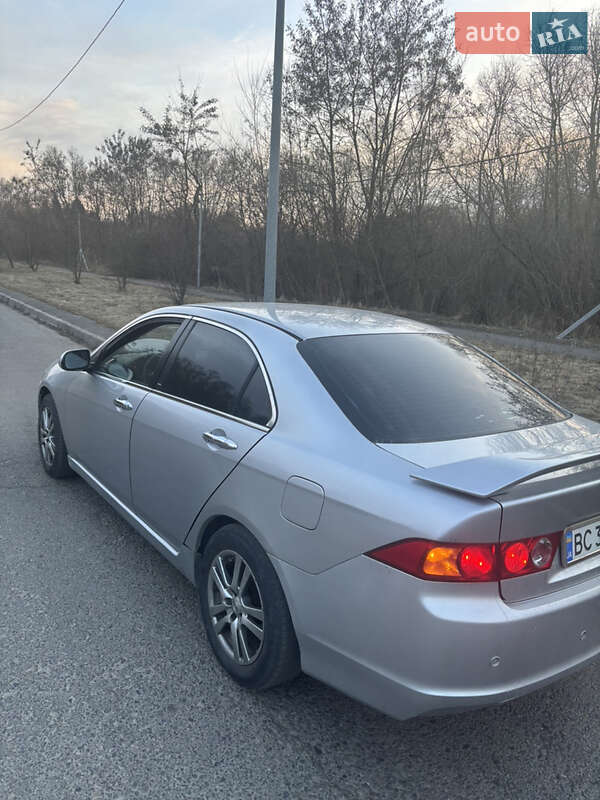 Седан Honda Accord 2005 в Новояворовске