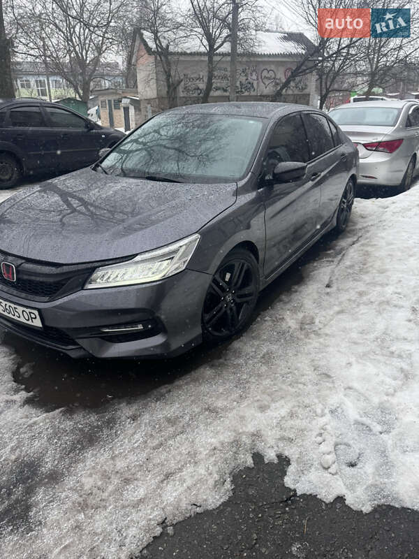Седан Honda Accord 2015 в Киеве