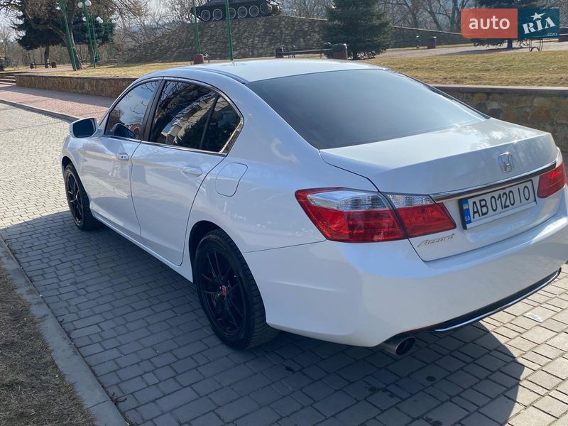 Седан Honda Accord 2013 в Киеве