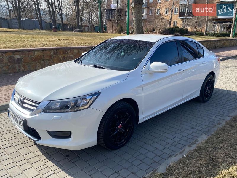 Седан Honda Accord 2013 в Киеве