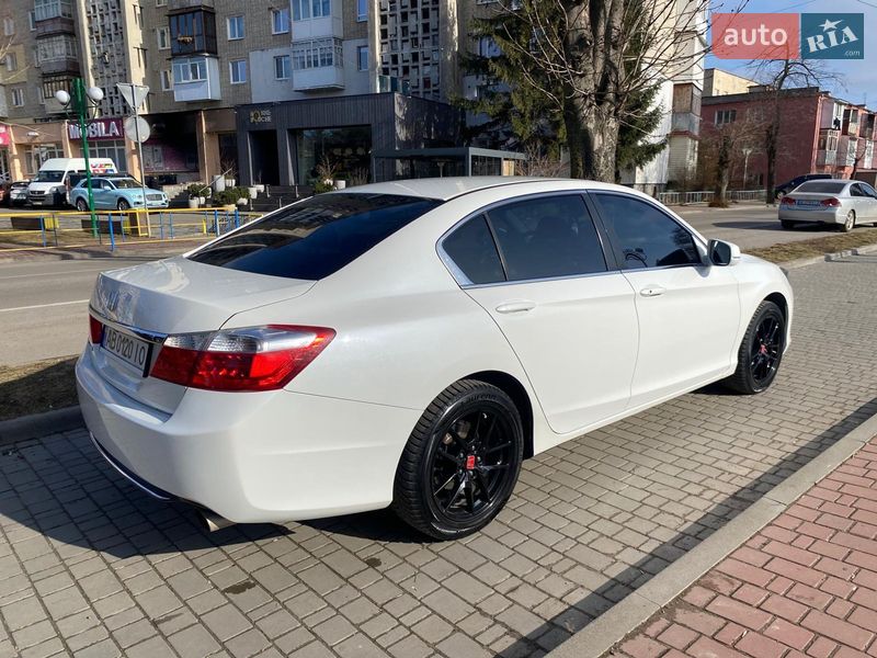 Седан Honda Accord 2013 в Киеве