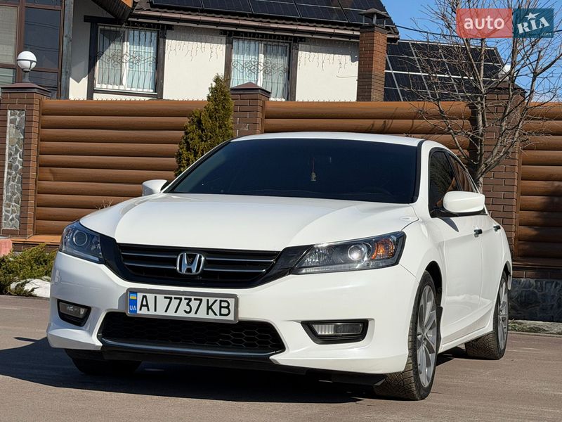Седан Honda Accord 2014 в Киеве