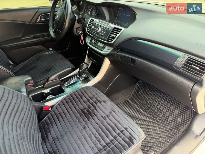 Седан Honda Accord 2014 в Киеве