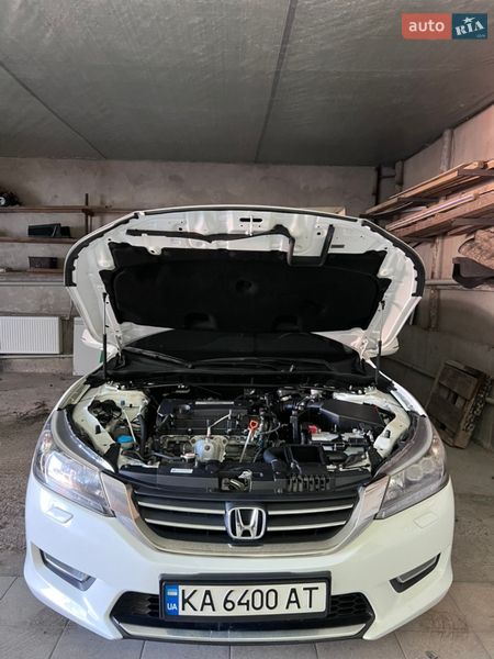 Седан Honda Accord 2013 в Киеве