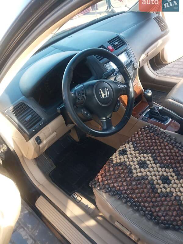 Седан Honda Accord 2006 в Кривом Роге