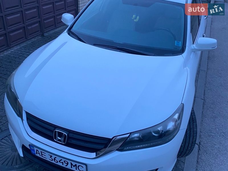 Седан Honda Accord 2013 в Днепре