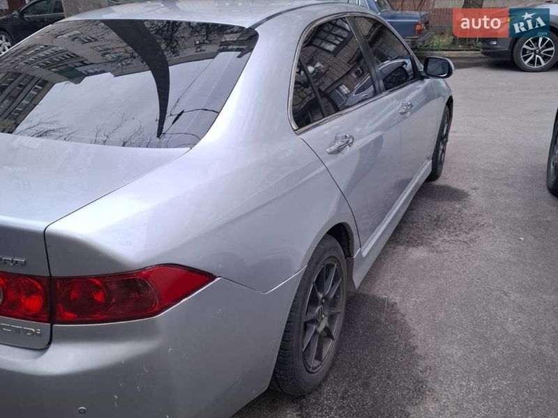 Седан Honda Accord 2004 в Днепре