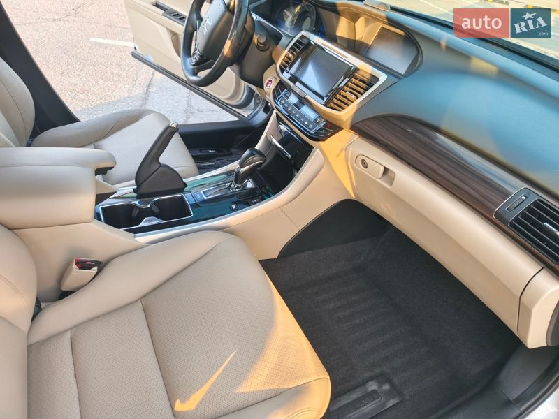 Седан Honda Accord 2017 в Днепре
