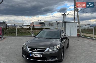 Седан Honda Accord 2014 в Хусті