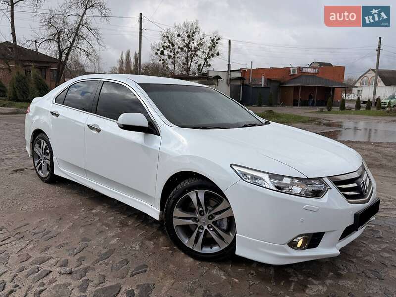 Седан Honda Accord 2012 в Охтирці