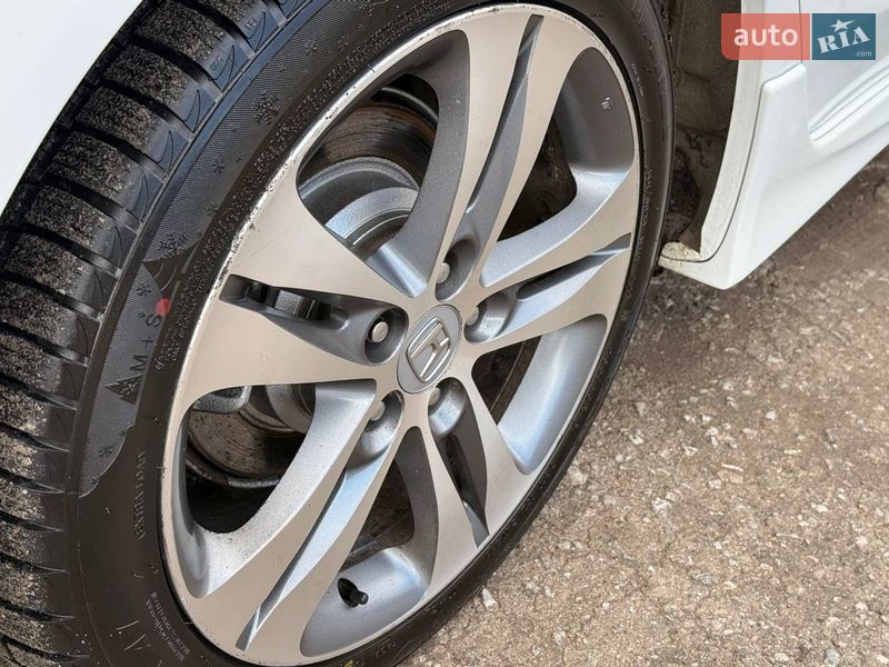 Седан Honda Accord 2012 в Охтирці