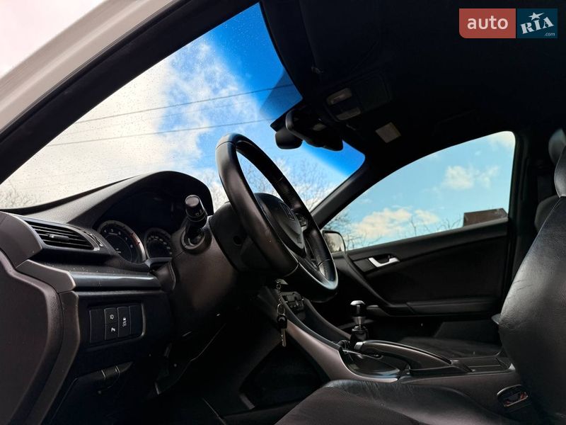 Седан Honda Accord 2012 в Охтирці