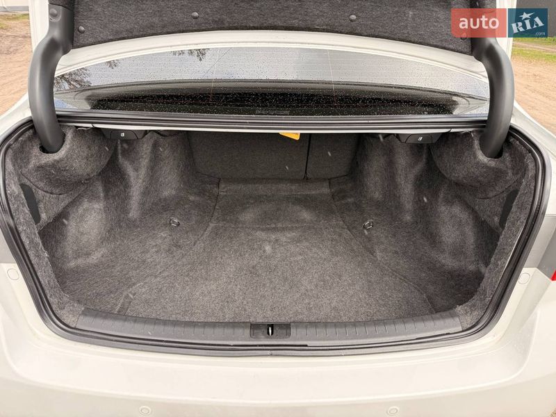 Седан Honda Accord 2012 в Охтирці