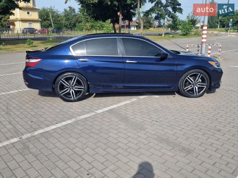 Седан Honda Accord 2016 в Киеве
