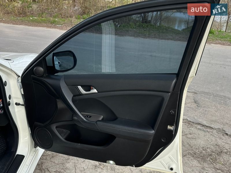 Седан Honda Accord 2010 в Ірпені