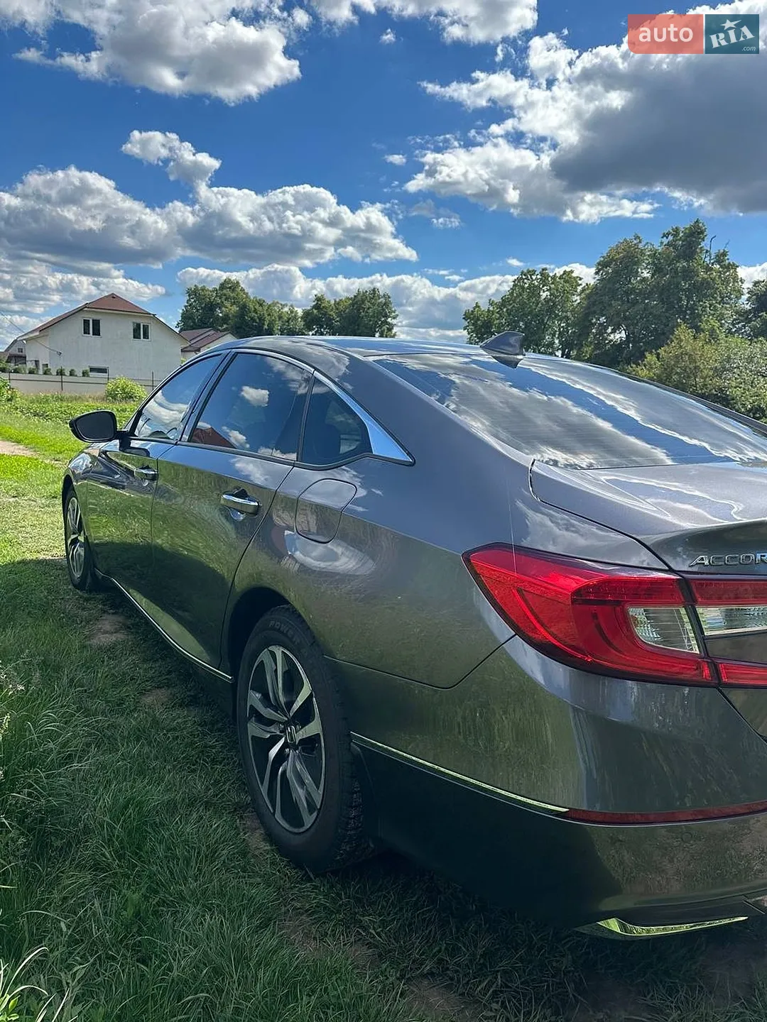 Honda Accord 2019 VIN 1HGCV3F94LA002680 фото оголошення 10 з 21