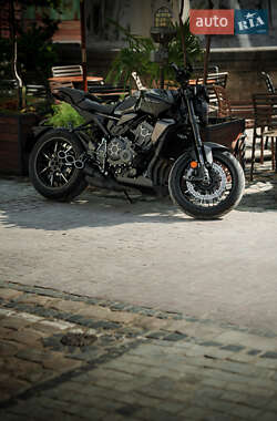 Мотоцикл Без обтекателей (Naked bike) Honda CB 1000R 2022 в 