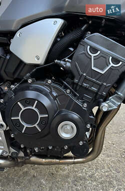 Мотоцикл Классик Honda CB 1000R 2018 в 