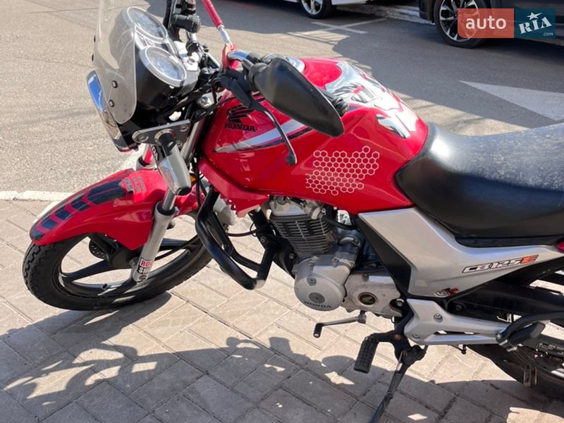 Мотоцикл Без обтікачів (Naked bike) Honda CB 125F 2015 в Києві