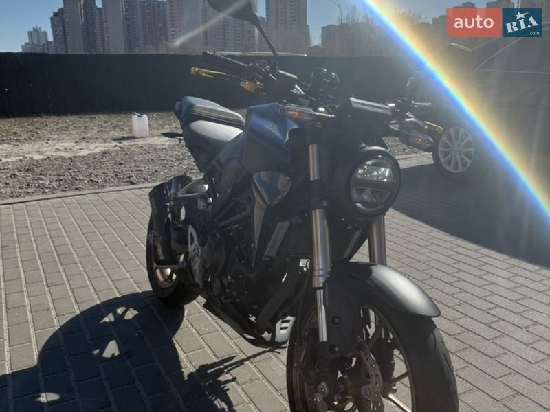 Мотоцикл Без обтекателей (Naked bike) Honda CB 300F 2020 в Киеве фото 10 Мотоцикл Без обтекателей (Naked bike) Honda CB 300F 2020 в Киеве