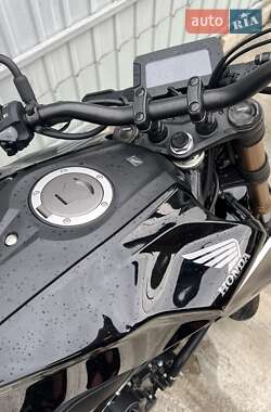 Мотоцикл Без обтекателей (Naked bike) Honda CB 300R 2021 в 