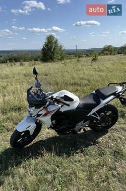 Мотоцикл Без обтекателей (Naked bike) Honda CB 400SF 2013 в 