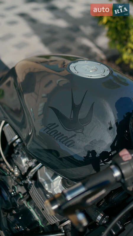 Кафе рейсер Honda CB 400SF 2000 в Одесі