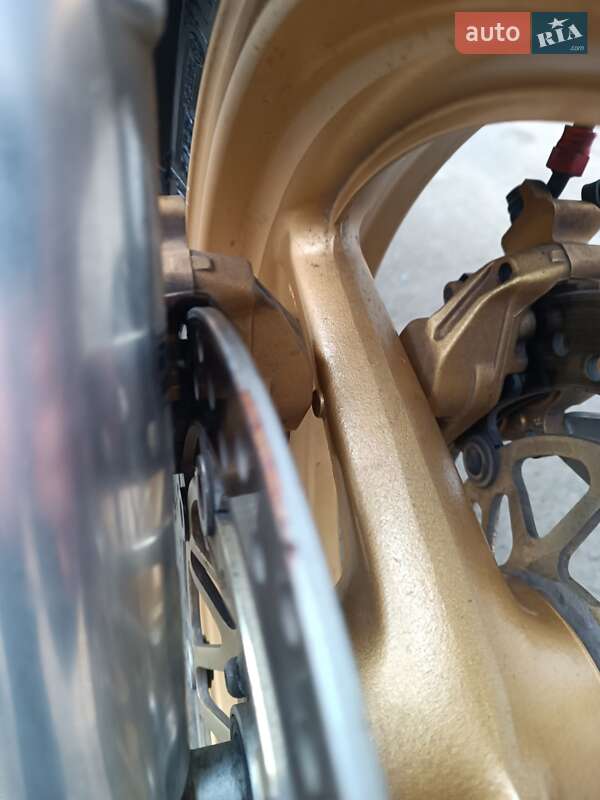 Мотоцикл Классік Honda CB 400SF 2003 в Слов'янську фото 72 Мотоцикл Классік Honda CB 400SF 2003 в Слов'янську