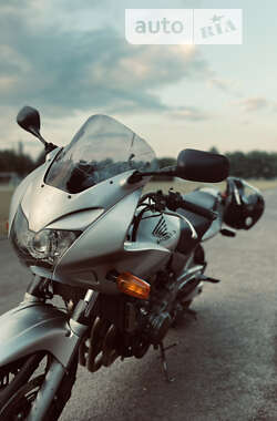Мотоцикл Спорт-туризм Honda CB 600F Hornet 2001 в Гайвороні