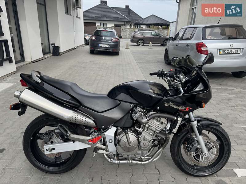 Мотоцикл Спорт-туризм Honda CB 600F Hornet 2000 в Ровно