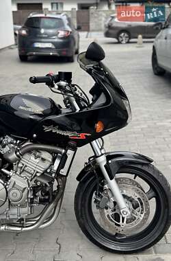 Мотоцикл Спорт-туризм Honda CB 600F Hornet 2000 в 