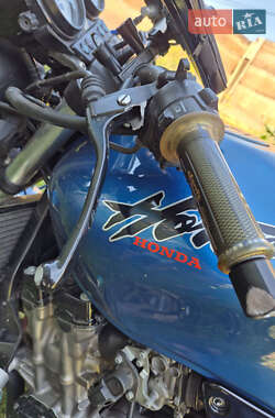 Мотоцикл Без обтекателей (Naked bike) Honda CB 600F Hornet 2001 в 